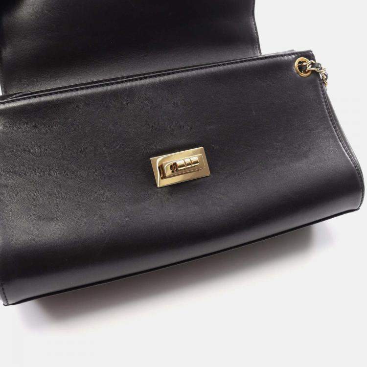 Pre Owned Chanel Chocolate Bar Black Leather Shoulder Bag