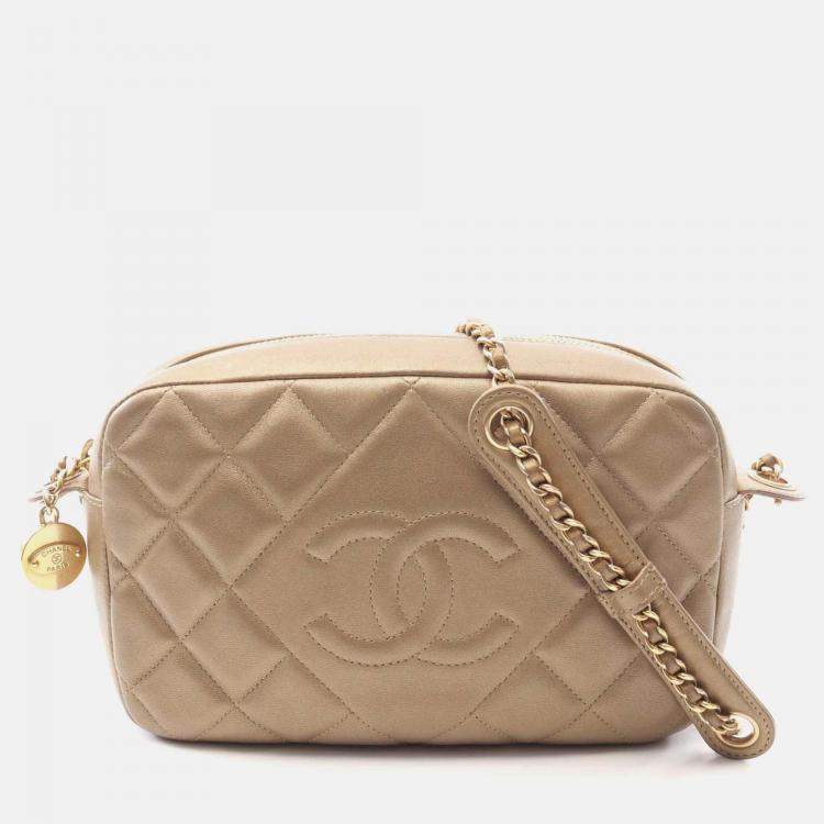 Pre Owned Chanel Diamond CC Quilted Lambskin Small Camera Case Bag 