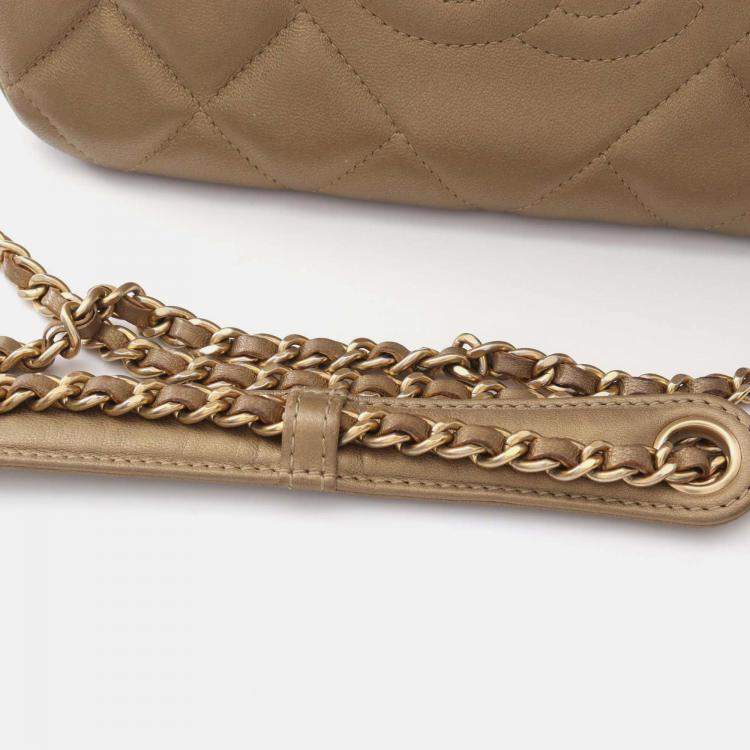 Pre Owned Chanel Diamond CC Quilted Lambskin Small Camera Case Bag 