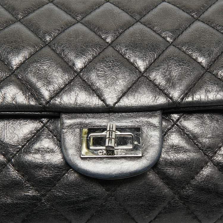 Pre Owned Chanel Black Quilted Aged Leather Classic 226 Reissue 2.55 Flap Bag