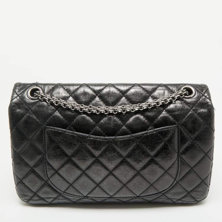 Pre Owned Chanel Black Quilted Aged Leather Classic 226 Reissue 2.55 Flap Bag