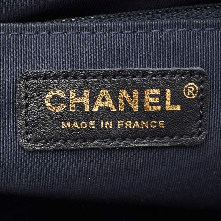Pre Owned Chanel Navy Blue Quilted Leather New Medium Boy Flap Bag