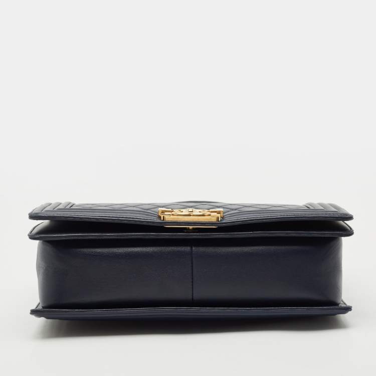 Pre Owned Chanel Navy Blue Quilted Leather New Medium Boy Flap Bag