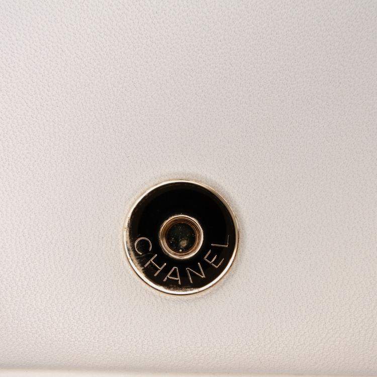 Pre Owned Chanel White Lambskin CC Mania Flap Bag