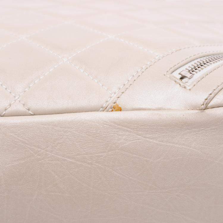 Pre Owned Chanel White Large Quilted Aged Calfskin Cotton Club Tote
