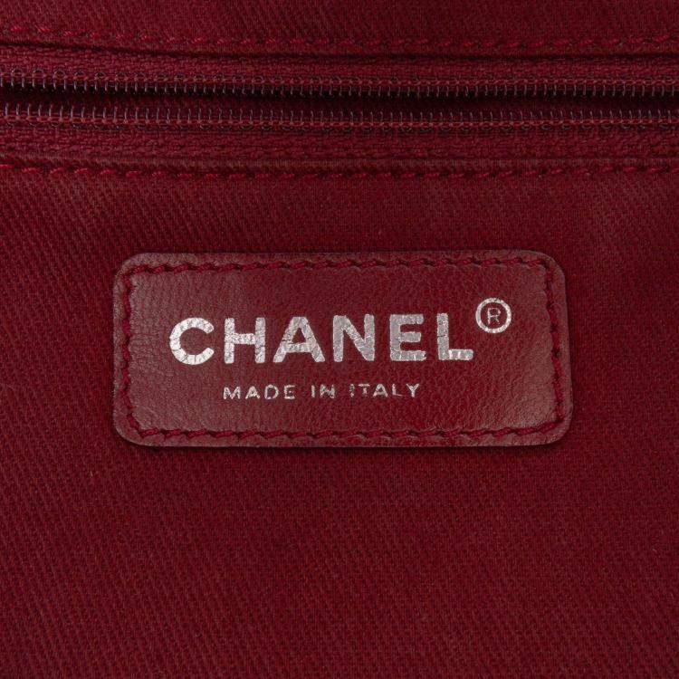 Pre Owned Chanel White Large Quilted Aged Calfskin Cotton Club Tote