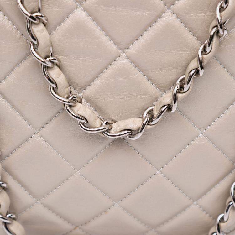 Pre Owned Chanel White Large Quilted Aged Calfskin Cotton Club Tote