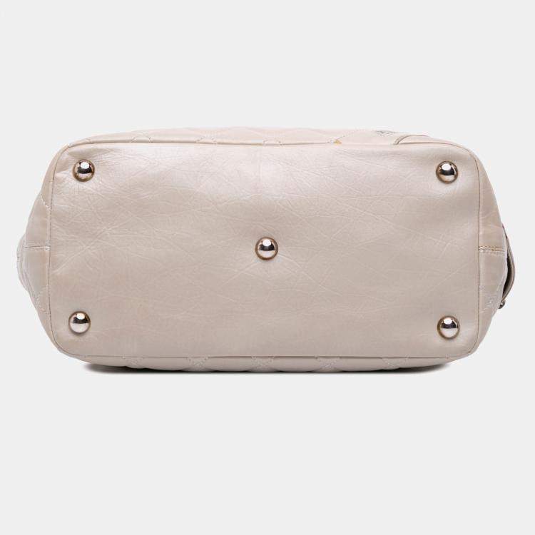 Pre Owned Chanel White Large Quilted Aged Calfskin Cotton Club Tote