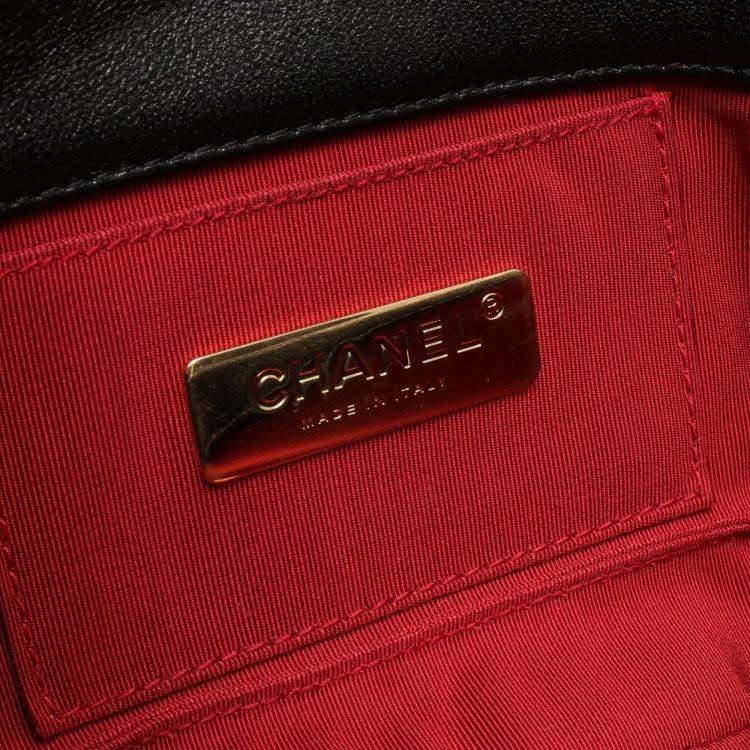 Pre Owned Chanel 19 Matelasse Black Leather Waist Bag