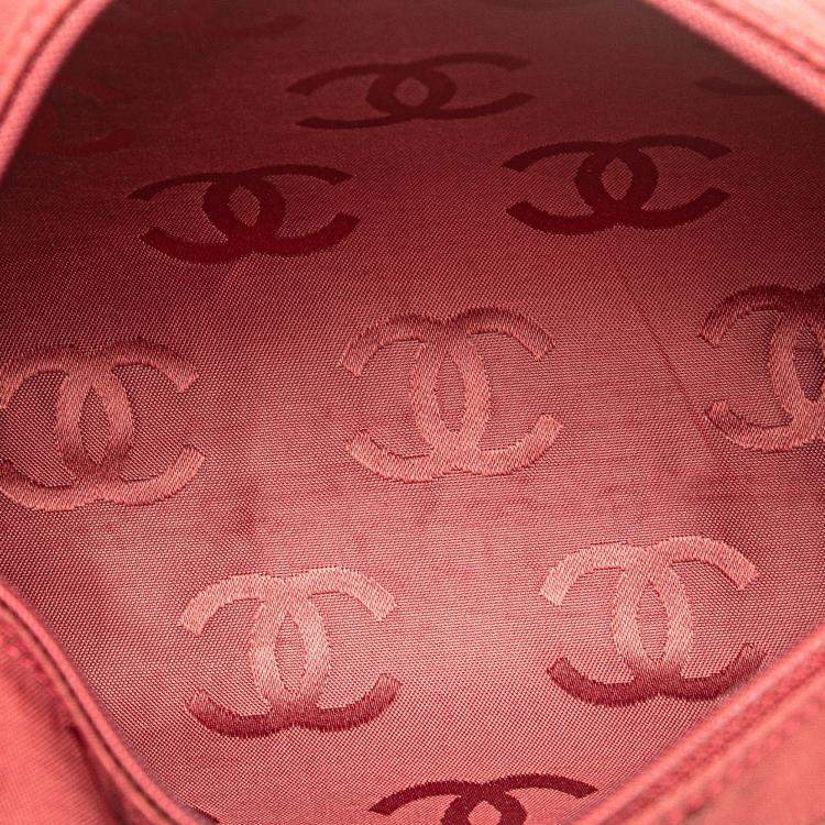 Pre Owned Chanel Red CC Lambskin Wild Stitch Handbag