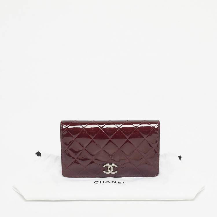 Pre Owned Chanel Burgundy Quilted Patent Leather L Yen Wallet
