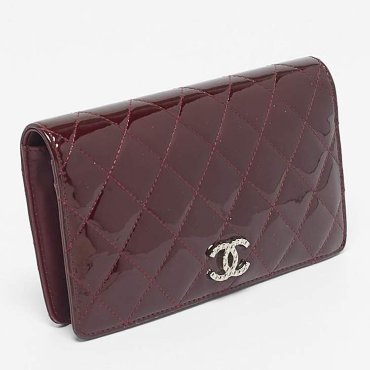 Pre Owned Chanel Burgundy Quilted Patent Leather L Yen Wallet