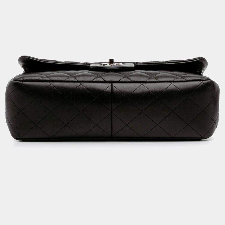 Pre Owned Chanel Black Jumbo Classic Lambskin Double Flap