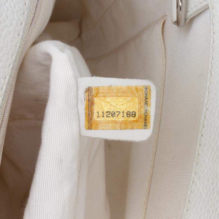 Pre Owned Chanel White Caviar Petite Shopping Tote