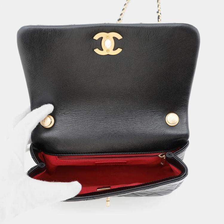 Pre Owned Chanel Matelasse Pearl Chain Black Shiny Calf Leather Shoulder Bag