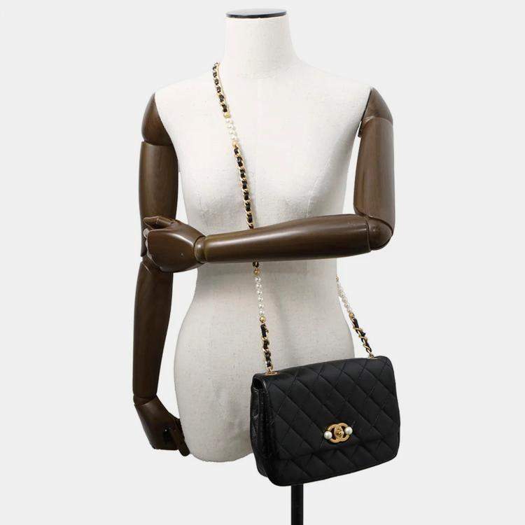 Pre Owned Chanel Matelasse Pearl Chain Black Shiny Calf Leather Shoulder Bag