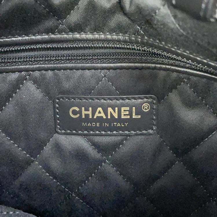 Pre Owned Chanel 22 Small Black Shiny Calf Leather Backpack