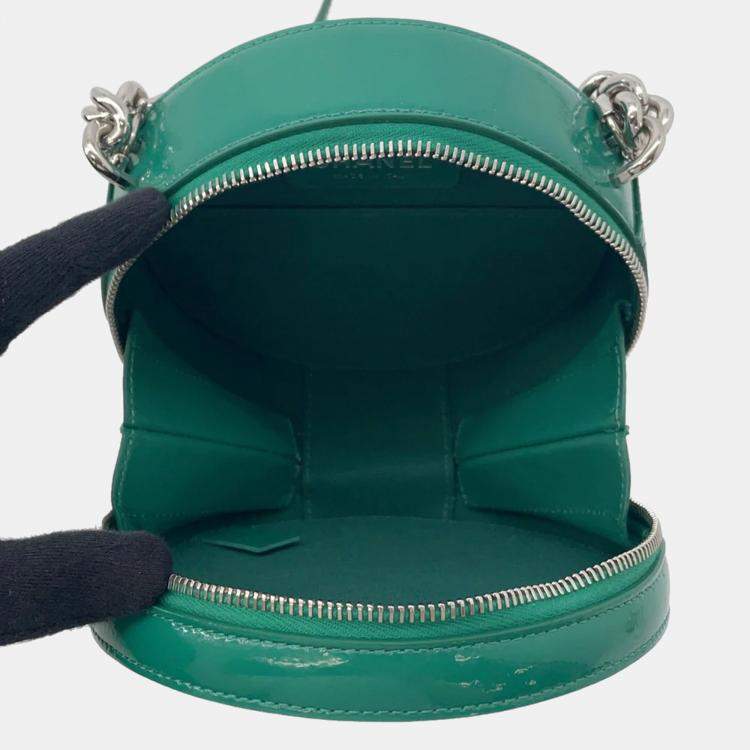 Pre Owned Chanel Round As Earth Green Patent Leather Shoulder Bag