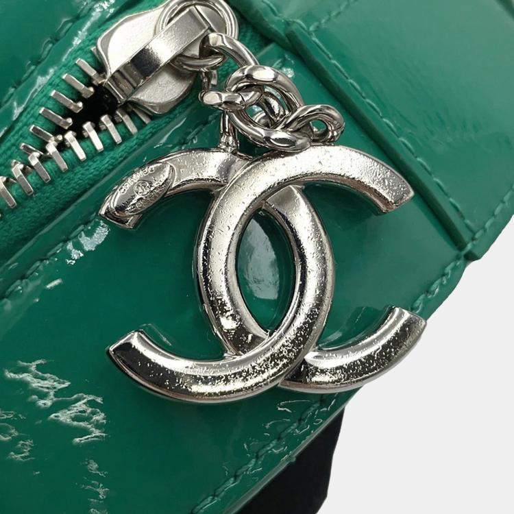 Pre Owned Chanel Round As Earth Green Patent Leather Shoulder Bag