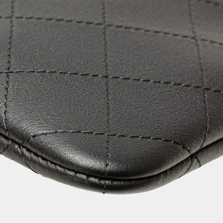 Pre Owned Chanel Black Medium Stitched Calfskin CC Cosmetic Case