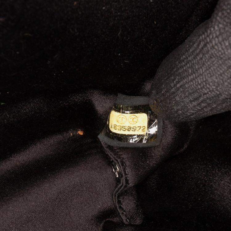 Pre Owned Chanel Black Mini CC Patent Clutch With Chain