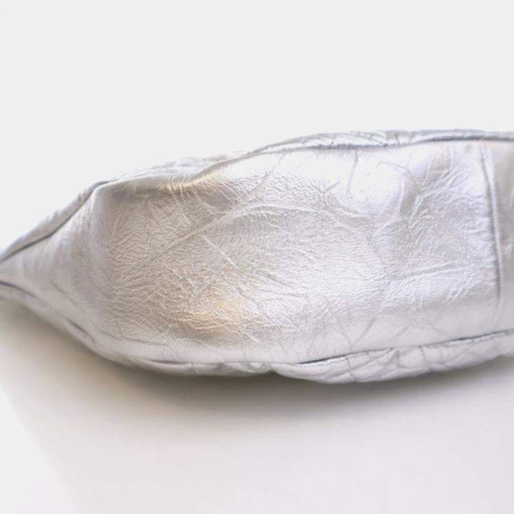 Pre Owned Chanel 31 Silver Crinkled Calfskin Shoulder Bag