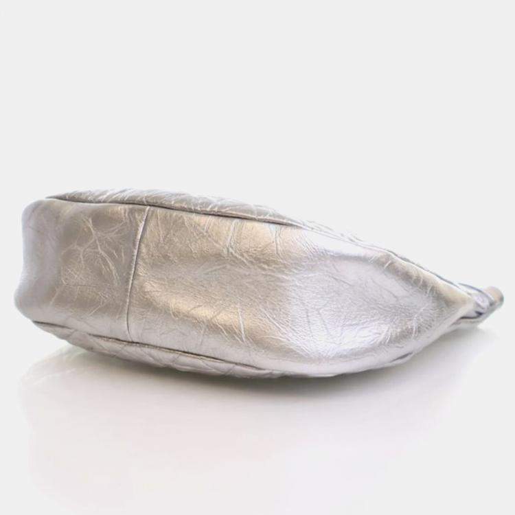 Pre Owned Chanel 31 Silver Crinkled Calfskin Shoulder Bag