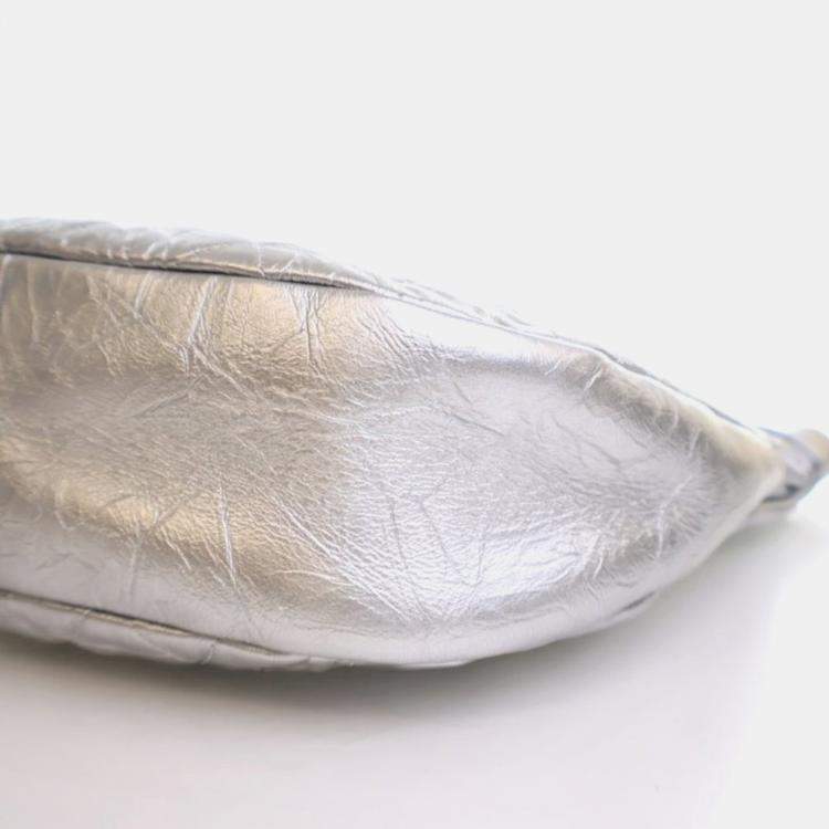 Pre Owned Chanel 31 Silver Crinkled Calfskin Shoulder Bag