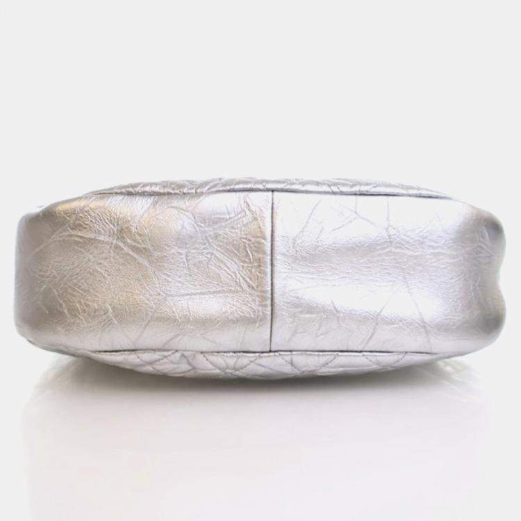 Pre Owned Chanel 31 Silver Crinkled Calfskin Shoulder Bag