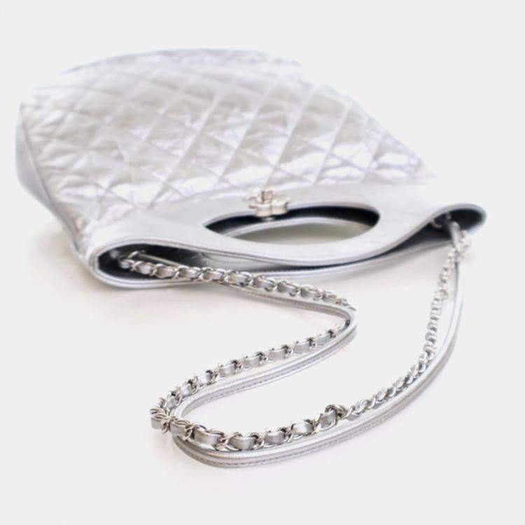 Pre Owned Chanel 31 Silver Crinkled Calfskin Shoulder Bag