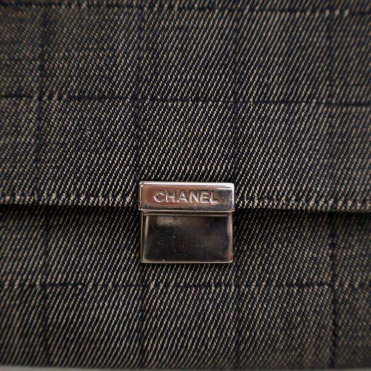 Pre Owned Chanel Chocolate Bar Vintage Denim Flap Bag