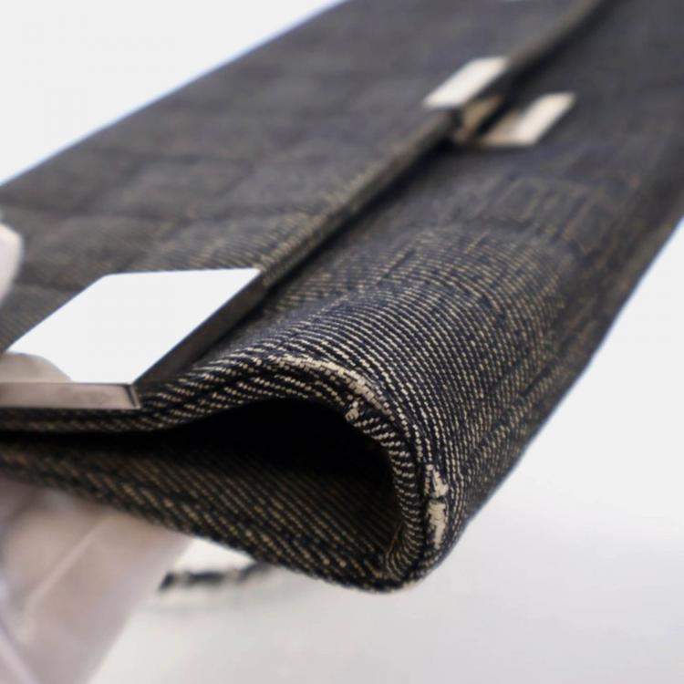 Pre Owned Chanel Chocolate Bar Vintage Denim Flap Bag