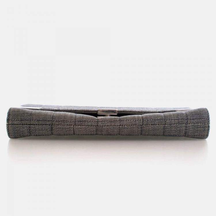 Pre Owned Chanel Chocolate Bar Vintage Denim Flap Bag