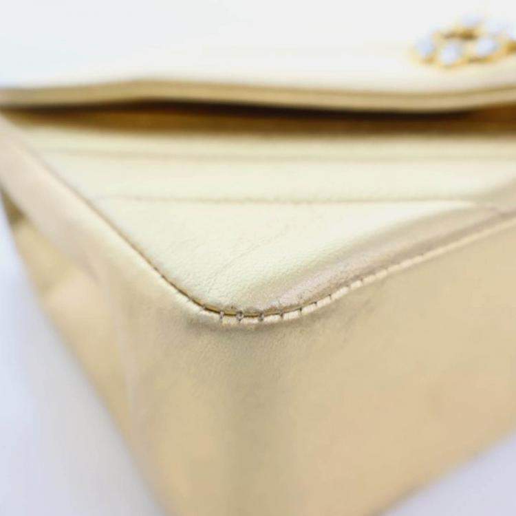 Pre Owned Chanel V Stitch Bijoux Vintage Gold Lambskin Shoulder Bag