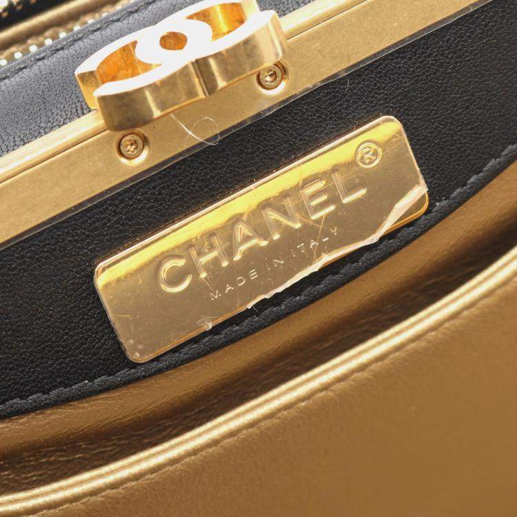 Pre Owned Chanel Black/Gold Leather Shoulder Bag