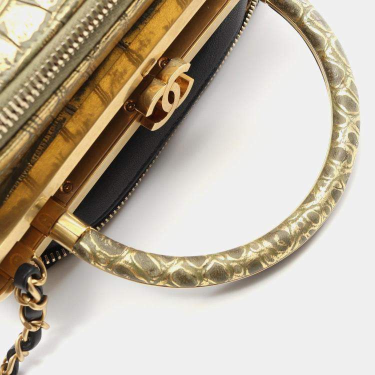 Pre Owned Chanel Black/Gold Leather Shoulder Bag