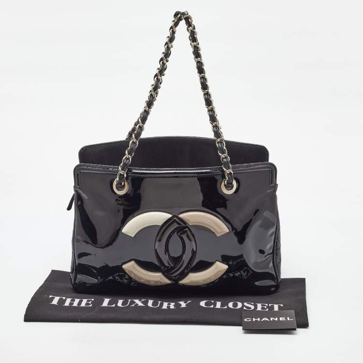 Pre Owned Chanel Black Patent Vinyl Small CC Lipstick Ligne Tote