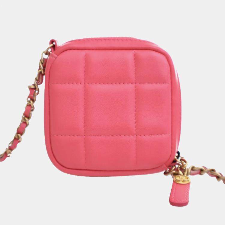 Pre Owned Chanel Pink CC Lambskin Diamond Clutch with Chain