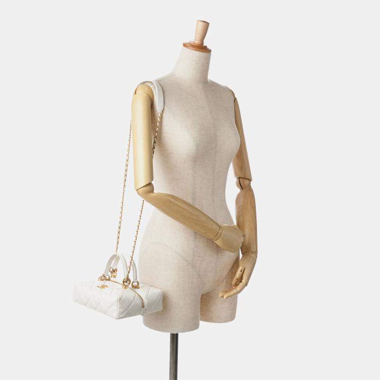Pre Owned Chanel White Métiers d'Art CC Quilted Lambskin Box with Top Handle Bag