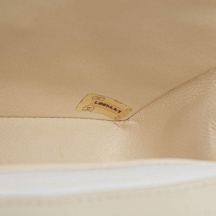 Pre Owned Chanel White Mini Square Classic Lambskin Single Flap