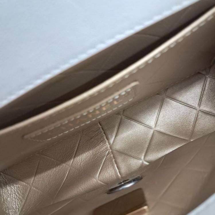 Pre Owned Chanel White Lambskin Leather Mini Charm Shoulder Bag