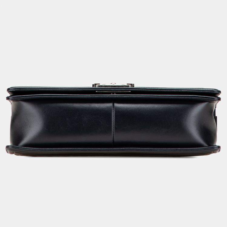 مملوكة مسبقًا Chanel Black Medium Chevron Wrinkled Lambskin Boy Flap