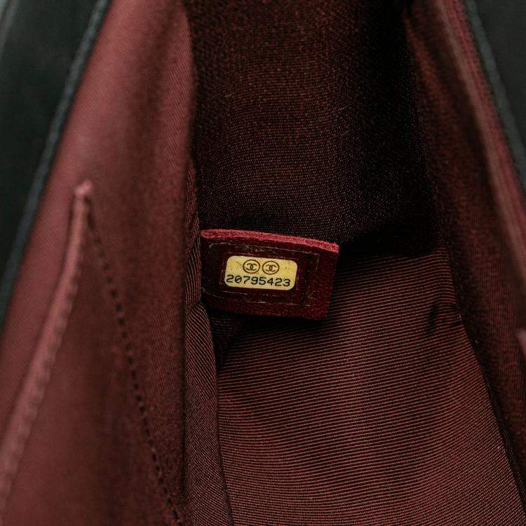 مملوكة مسبقًا Chanel Black Medium Chevron Wrinkled Lambskin Boy Flap