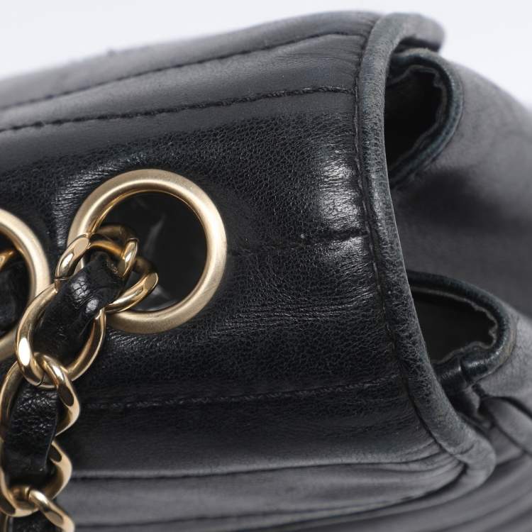 Pre Owned Chanel Black Chevron Quilted Leather CC Flap Bag