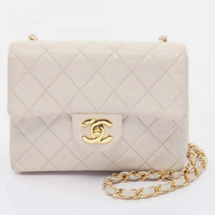 Pre Owned Chanel Mini Matelasse White Lambskin Shoulder Bag