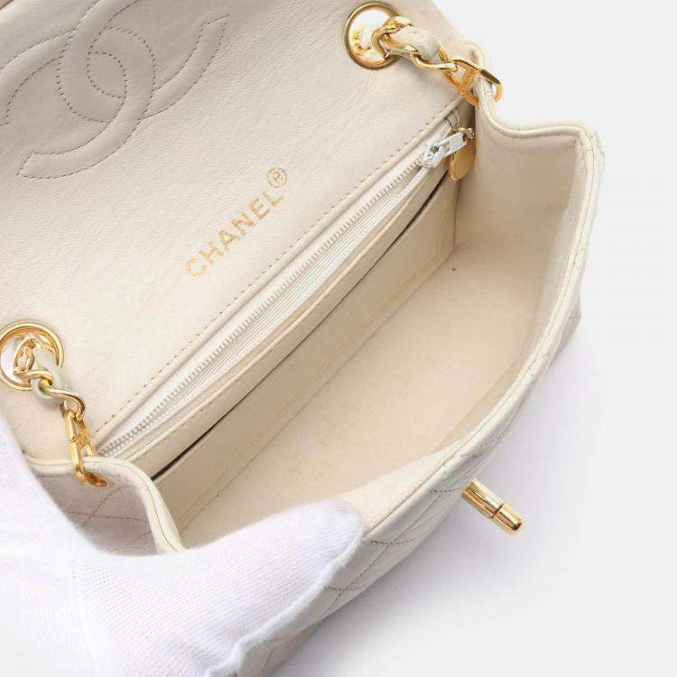 Pre Owned Chanel Mini Matelasse White Lambskin Shoulder Bag