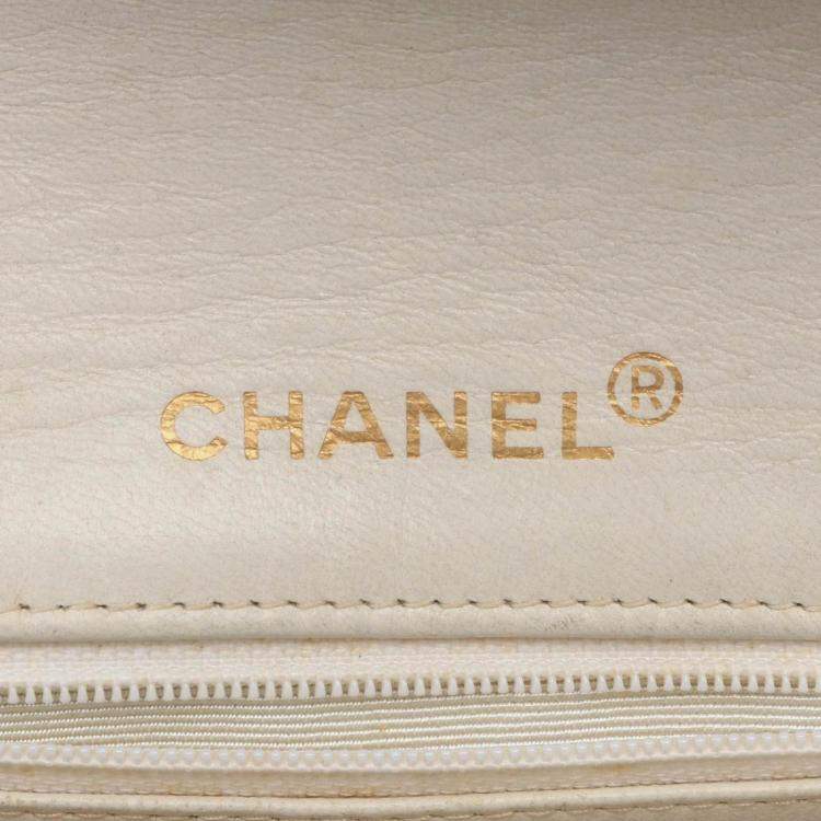 Pre Owned Chanel Mini Matelasse White Lambskin Shoulder Bag