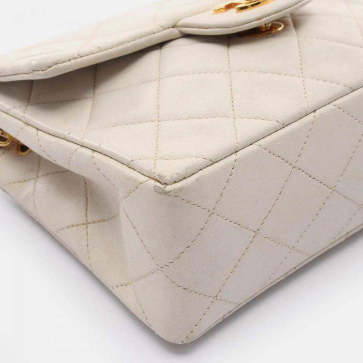 Pre Owned Chanel Mini Matelasse White Lambskin Shoulder Bag