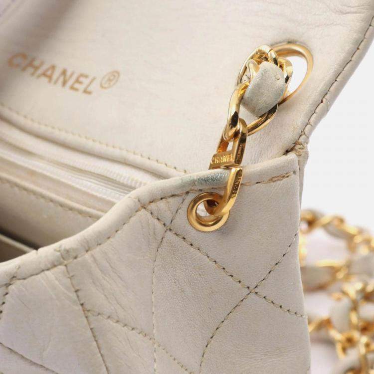 Pre Owned Chanel Mini Matelasse White Lambskin Shoulder Bag