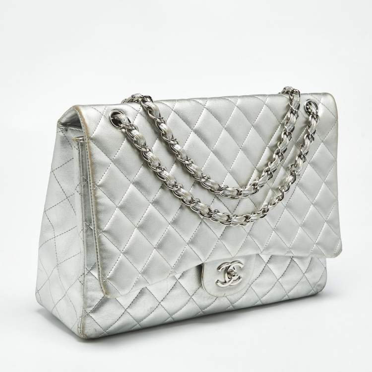 Pre Owned Chanel Silver Quilted Leather Maxi Classic Single Flap Bag